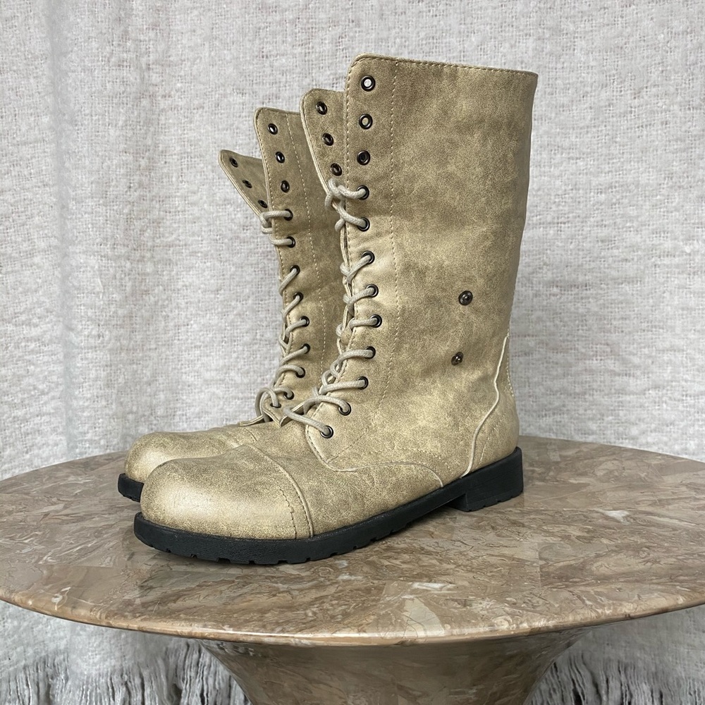 Twisted Slip In & Step Out Womens Boots women’s size 7 beige cream